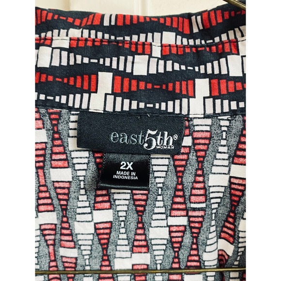 East 5th Button Down Geometric Blouse2X - Picture 4 of 8
